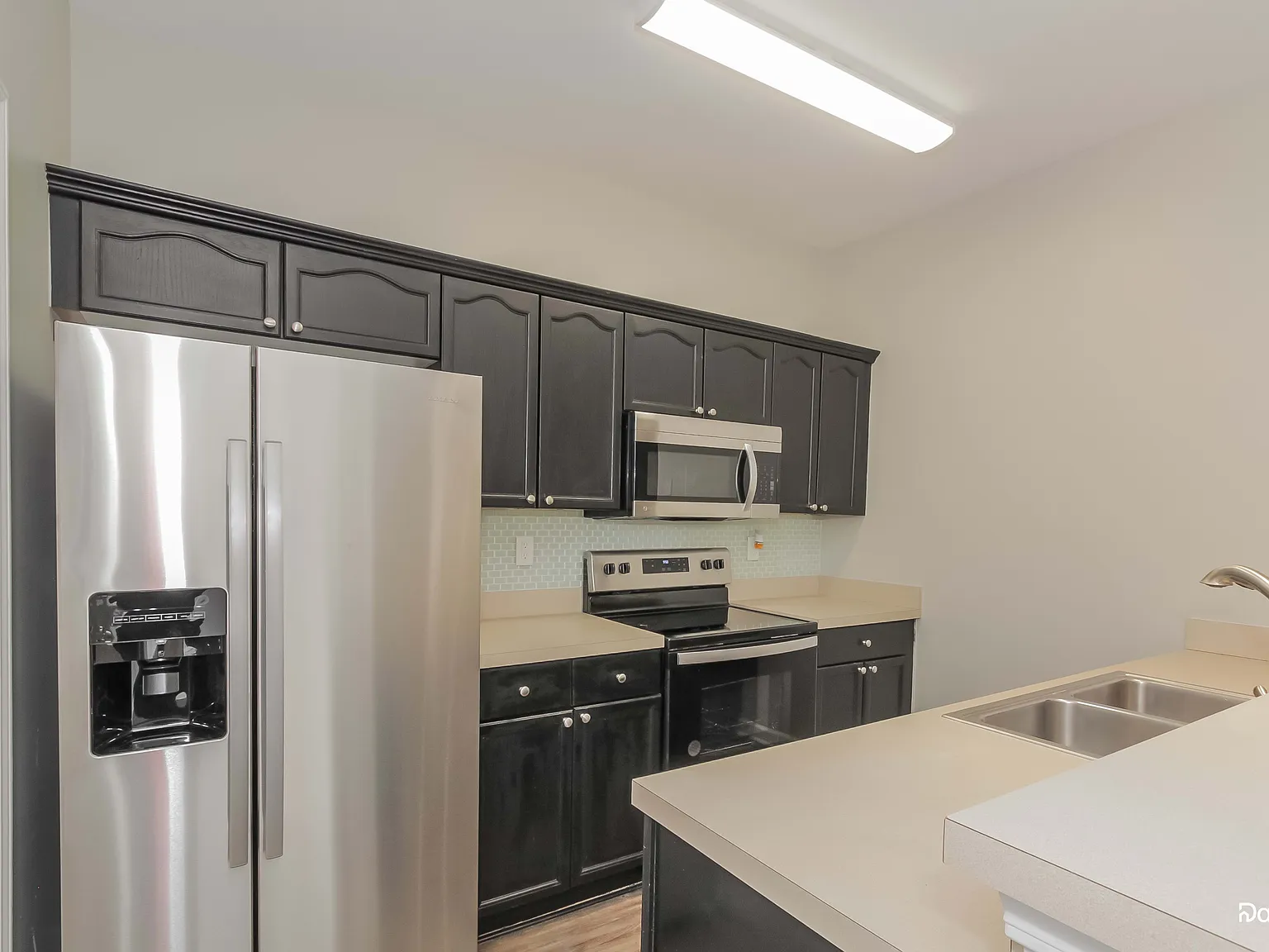 3 bed, 2.5 bath, 1214 sqft, $1,775 — Photo 3