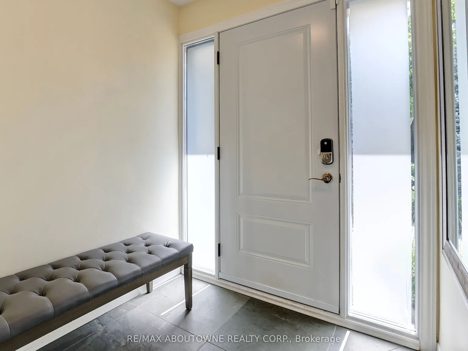 3 bed, $5,700 — Photo 3
