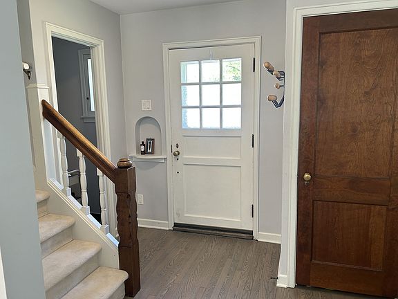 2nd image of 1110 Shorewood Blvd