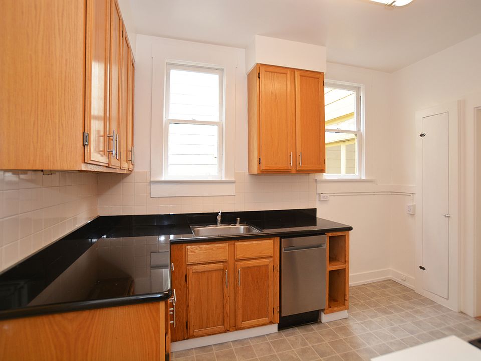 1st image of 445 Ashbury St #7