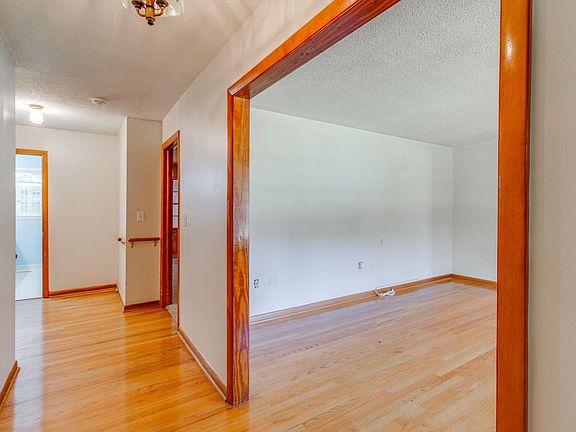 4th image of 121 Whetsell Rd