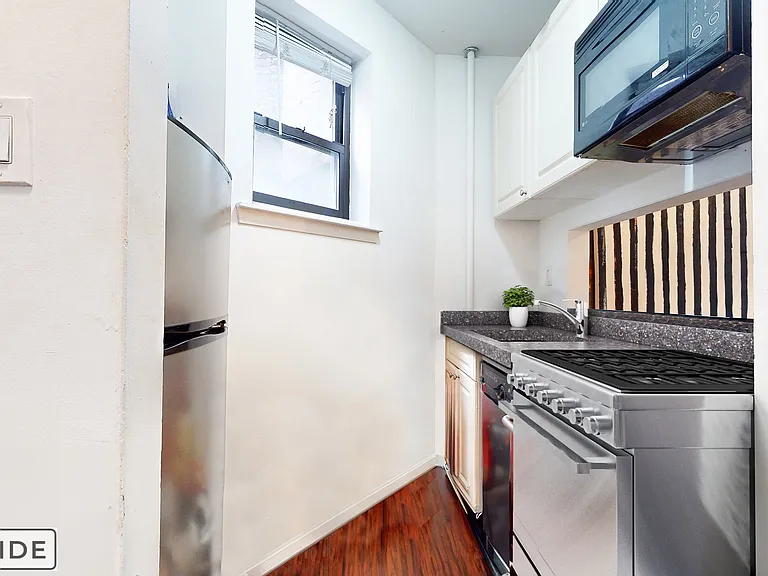 342 E 62nd St #12 — Photo 2
