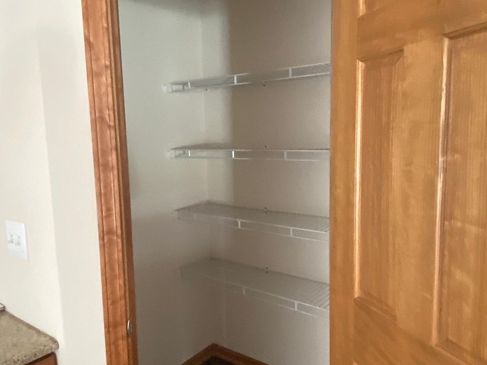 1st image of 2953 Meadowlark Ln