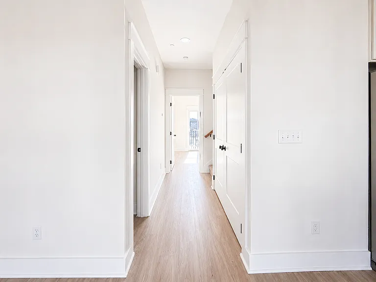 1389 Meridian St — Photo 14