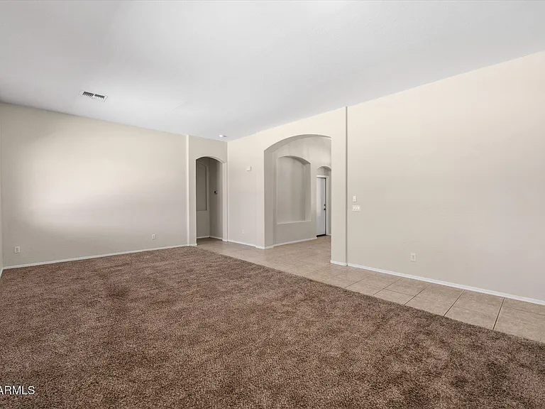 2619 E Hazeltine Way — Photo 7