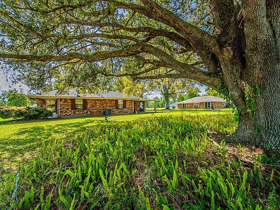 2nd image of 2507 Bayou Blue Rd