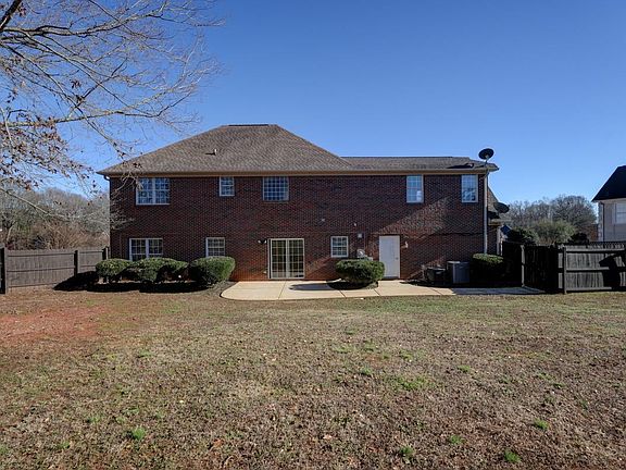 4th image of 412 S Oakley Ln