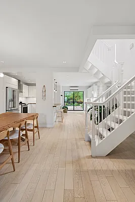 Sold by Nest Seekers International | media 9