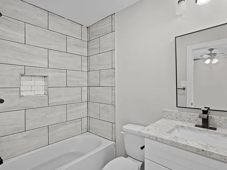6121 Ridgemont St #C — Photo 9