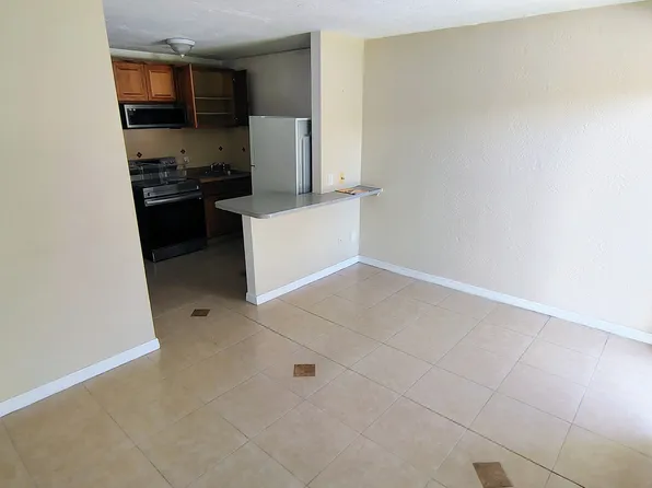 4500 46th St N APT 17, Saint Petersburg, FL 33714
