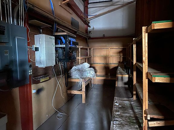 5th image of 2300 E Richards St