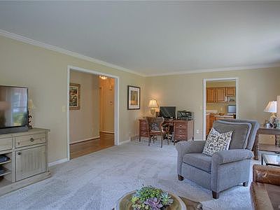 2nd image of 136 Windwood Pointe