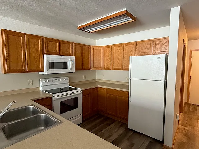 739 W Lucas Ln #819 — Photo 5