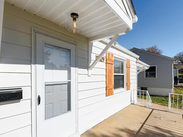 9429 Harold Dr — Photo 2