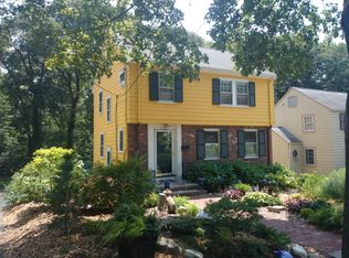27 Crehore Rd, Chestnut Hill, MA 02467