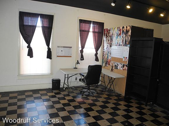 4th image of 211 1/2 W Main St Ste 22