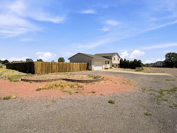 4th image of 211 E Abarr Dr
