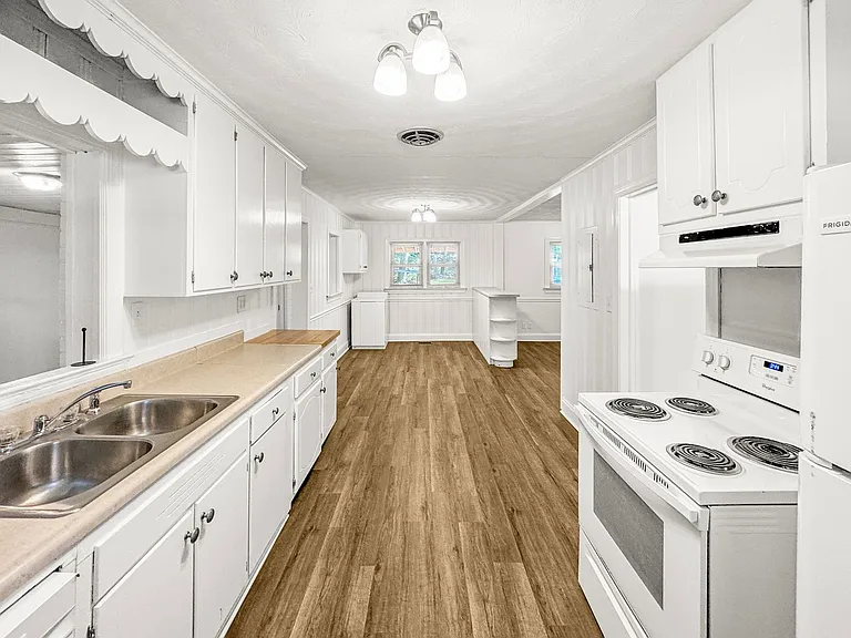 1513 Bethlehem Rd — Photo 10