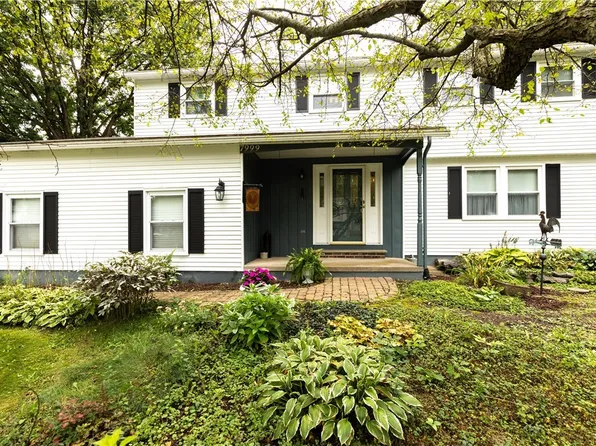 7999 Plinius Way, Liverpool, NY 13090