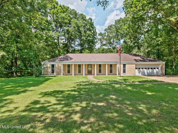 6090 Northwood Dr, Olive Branch, MS 38654