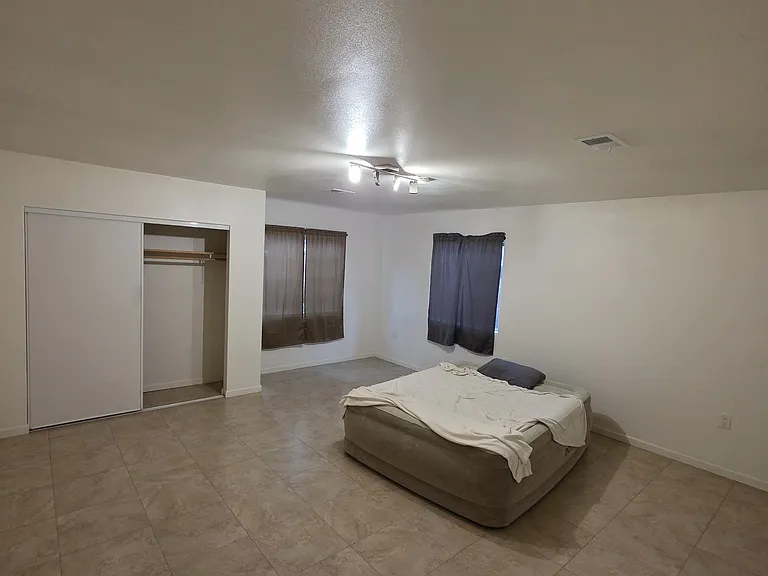 770 E 12th St #770 — Photo 13