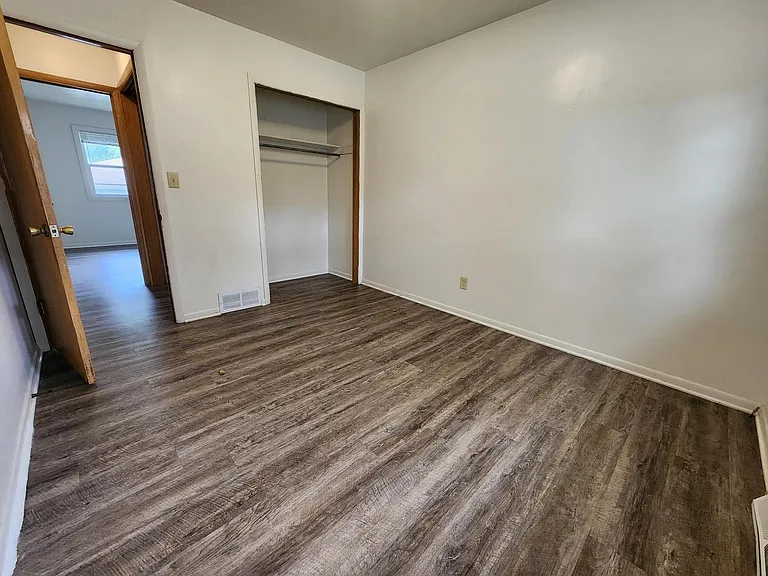 1615 Crescent St — Photo 10
