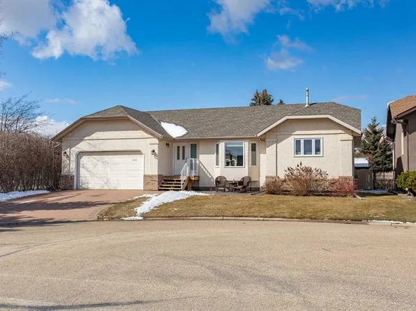 5016 E 59th St, Lacombe, AB T4L 1M3