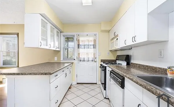 8160 Loch Raven Blvd — Photo 6