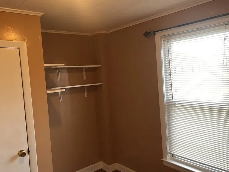 85R Glen St #B — Photo 12
