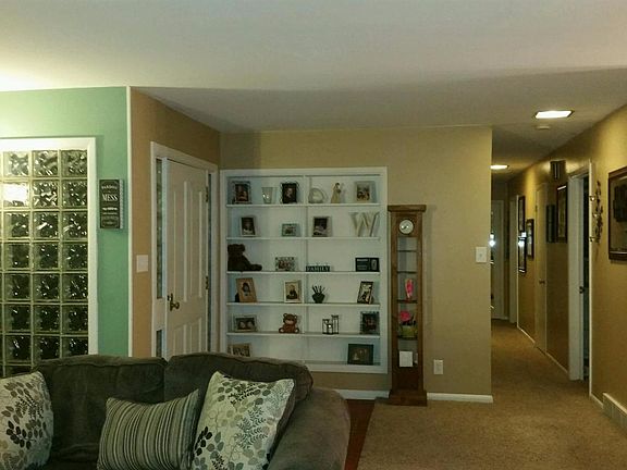 3rd image of 1126 N Jordan Ave