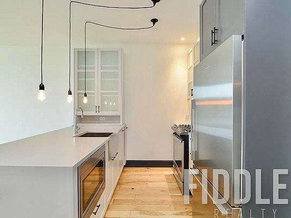 4th image of 10 Montieth St APT 636