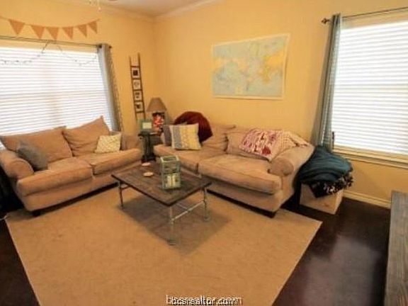 5th image of 2490 Horse Shoe Dr