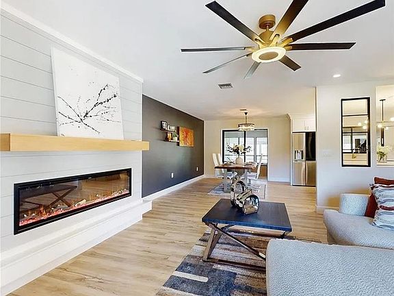 4th image of 7699 NW 56th Pl