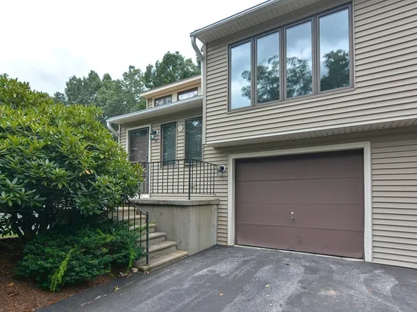 17 Nottingham Rd, Grafton, MA 01519