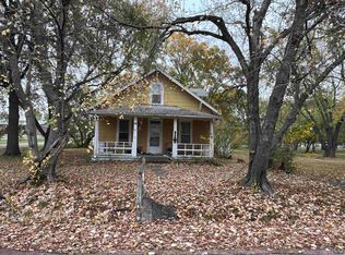 934 C St, Le Roy, KS 66857