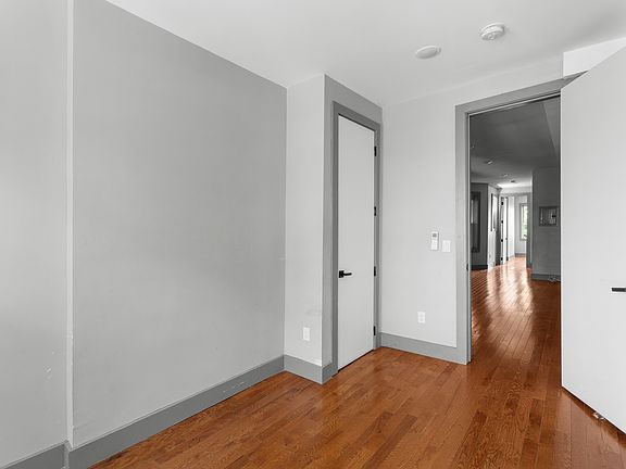 4th image of 38 Van Wagenen Ave #1L