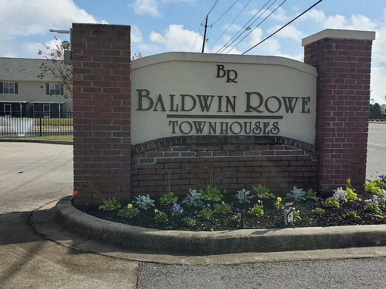 1006 Baldwin Rowe Cir #1006 — Photo 1