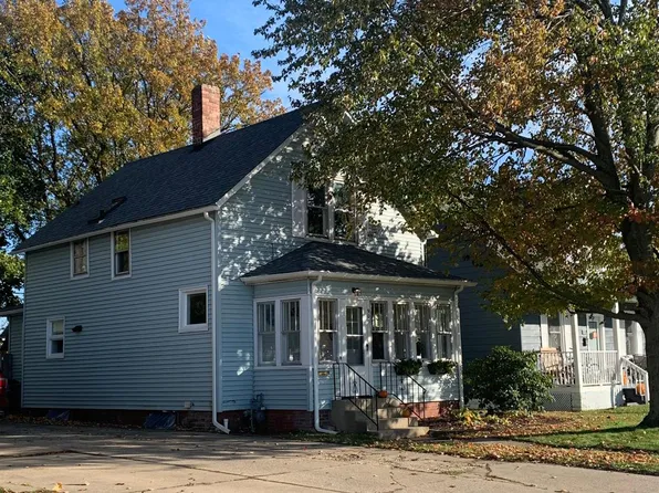 909 F St, La Porte, IN 46350