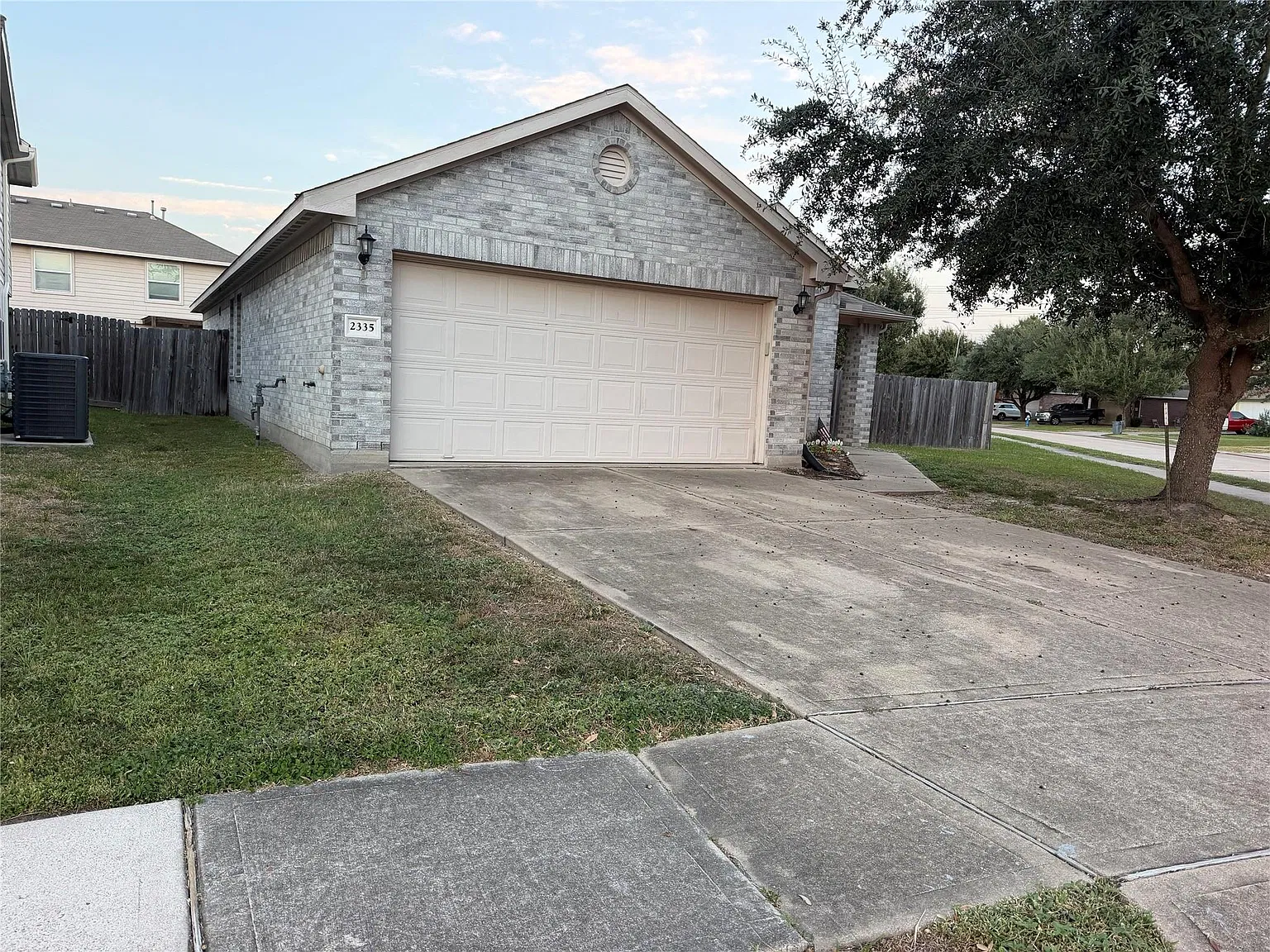 3 bed, 2.0 bath, 1660 sqft, $1,800 — Photo 2
