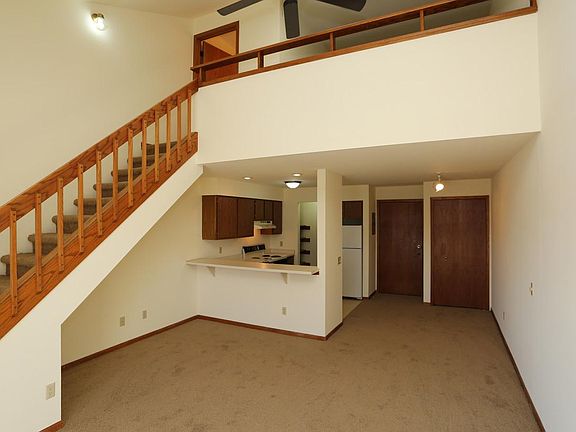 3rd image of 2026 Londonderry Dr APT 302