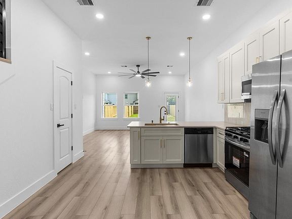 2nd image of 4412 Alvin St #A