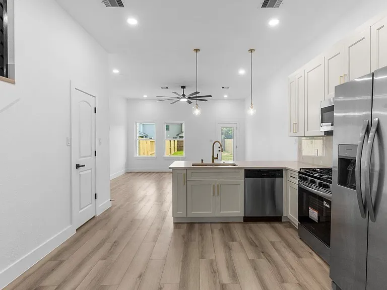 4412 Alvin St #A — Photo 2