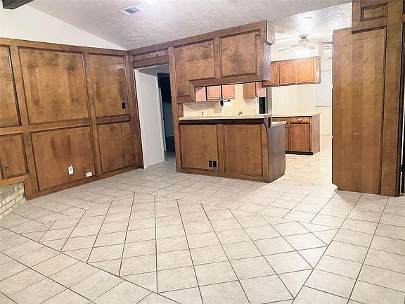 3rd image of 11703 Bexar Dr