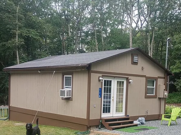 116 Pine Dr, Shohola, PA 18458