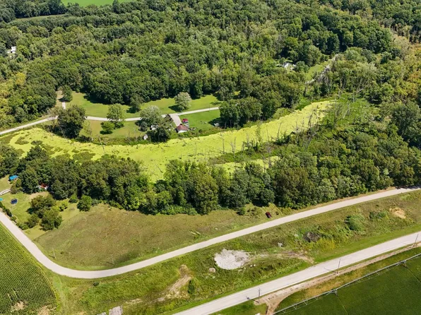 9443 Section Dr, Rochester, IN 46975