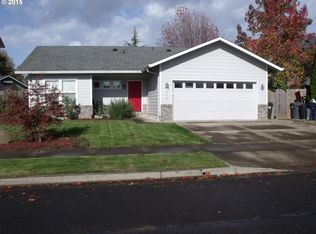 375 Lynnbrook Dr, Eugene, OR 97404