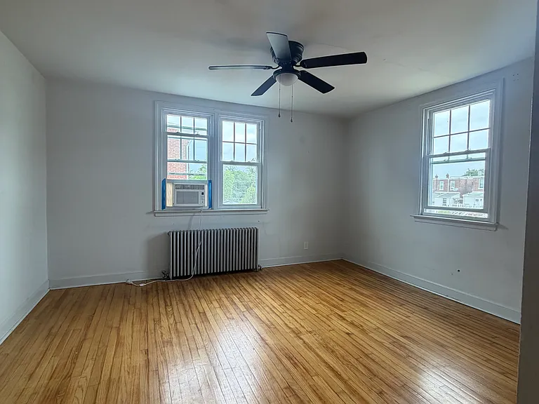 132 W 7th Ave #C — Photo 10