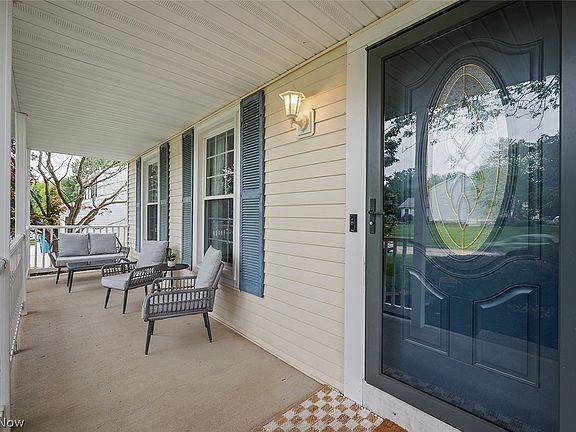 3rd image of 7310 Meadow Dr
