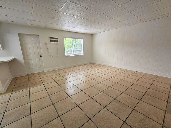 2nd image of 300 NE 4th St