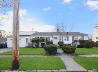 13 Linden Ave, Cranston, RI 02910